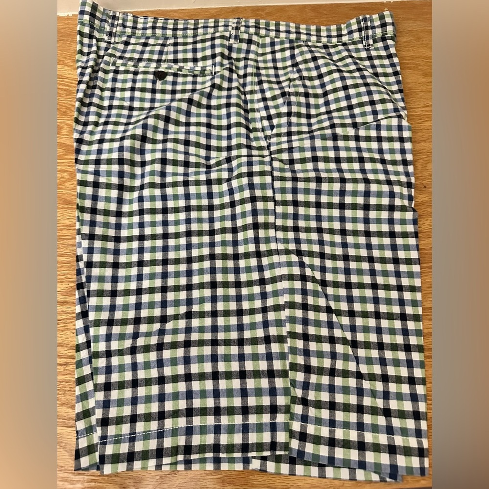 Men’s size 38 waist Gap flat front shorts.  9” inseam. A blue and green pattern.